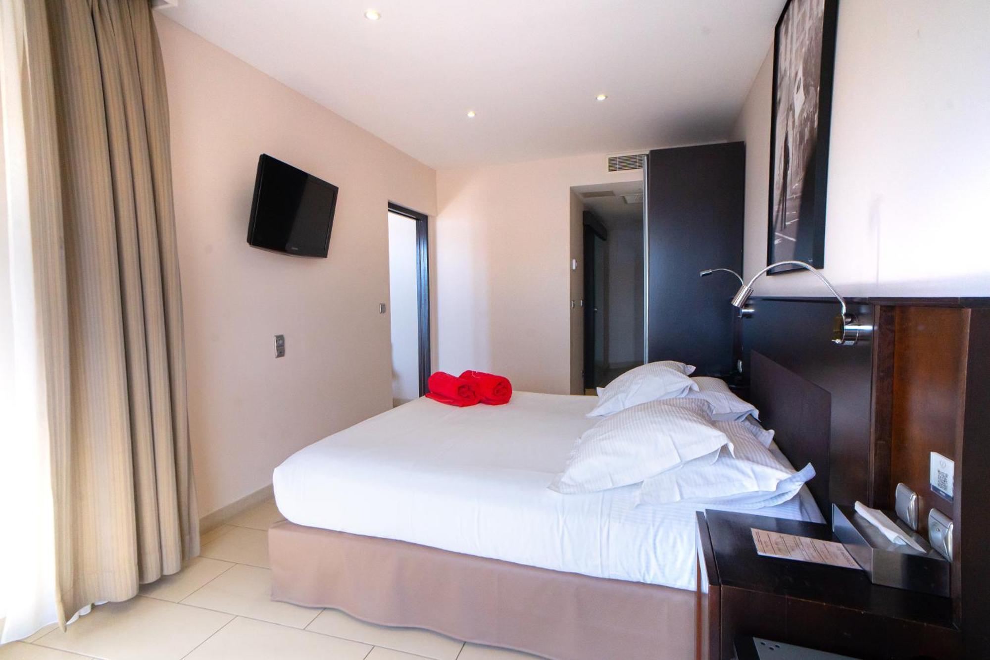 Le Golfe Hotell Porto Pollo Eksteriør bilde