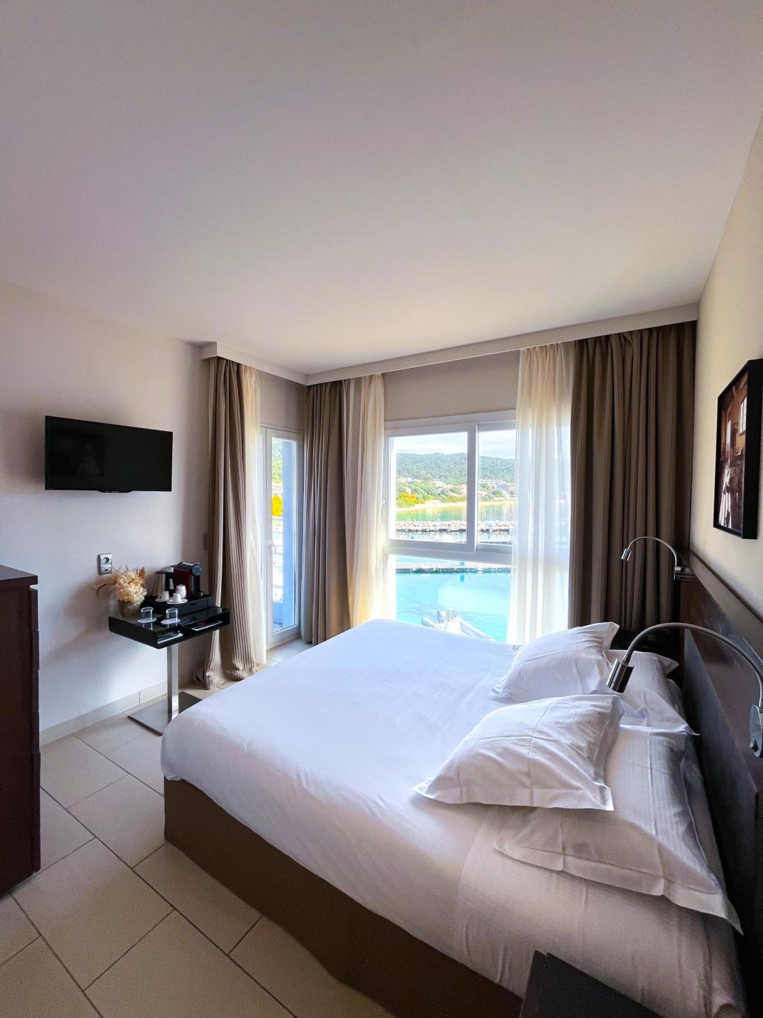 Le Golfe Hotell Porto Pollo Eksteriør bilde