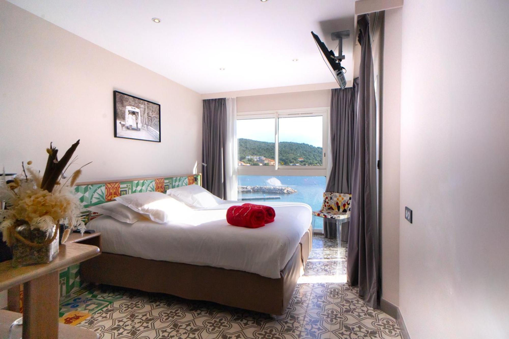 Le Golfe Hotell Porto Pollo Eksteriør bilde
